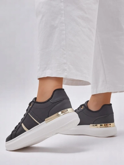 Royalfashion Naiste spordijalatsid paksemal tallal Montanas