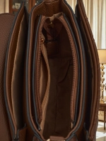 Темно-коричневый