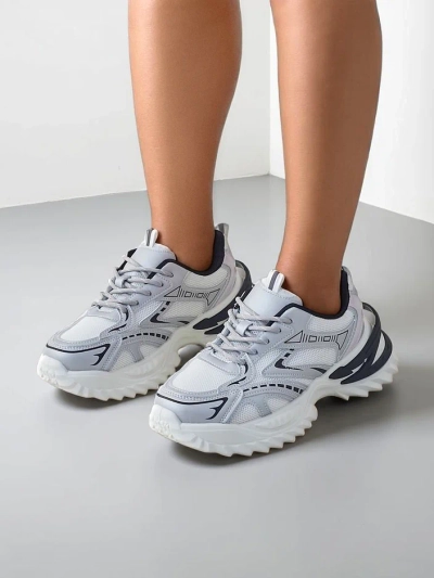 Royalfashion Naiste spordijalatsid paksemal tallal Nettes