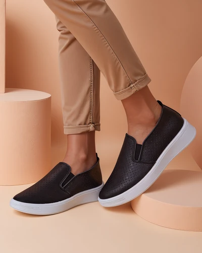 Royalfashion Naiste perforatsiooniga spordijalatsid Musio