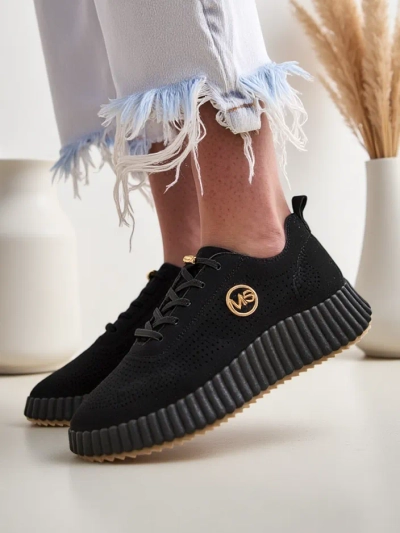 Royalfashion Naiste perforatsiooniga spordijalatsid Tobin