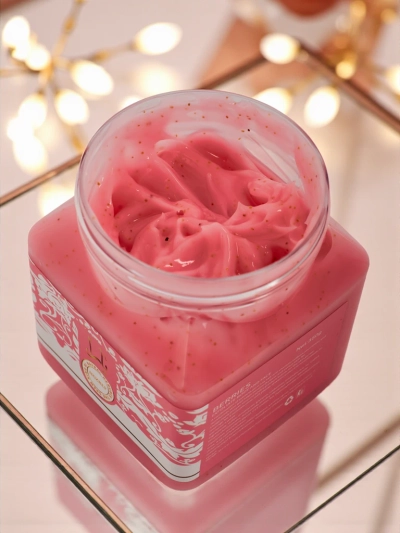 Peeneteraline näo- ja kehakoorija Berries