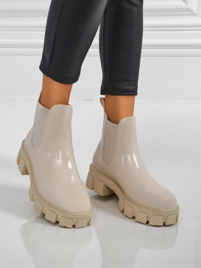 Royalfashion Lakitud ökonahast massiivse tallaga poolsaapad Calista Weide