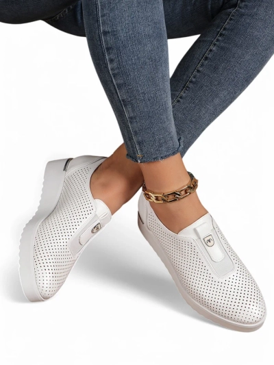 Royalfashion Slip-on women's perforated shoes Goffies