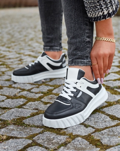 Öko-nahast naiste mustad sportlikud spordijalatsid valge sisekattega Netiris - Jalatsid