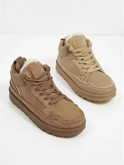 Naiste soojustusega tennised Faylo