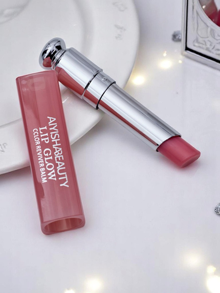 Moisturizing lipstick-balm in Raspberry Pink color