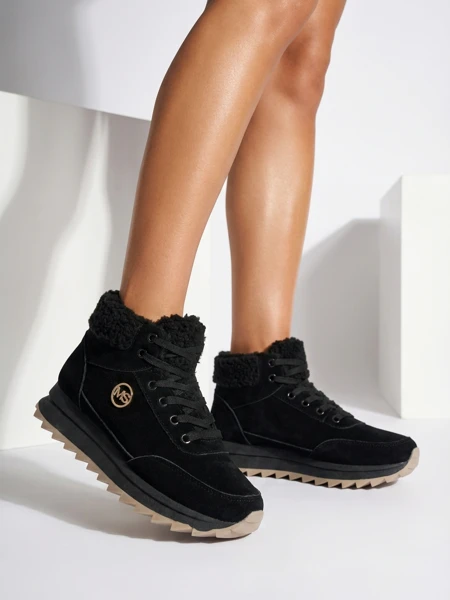 Royalfashion Naiste soojustatud spordijalatsid mustad Cerrto