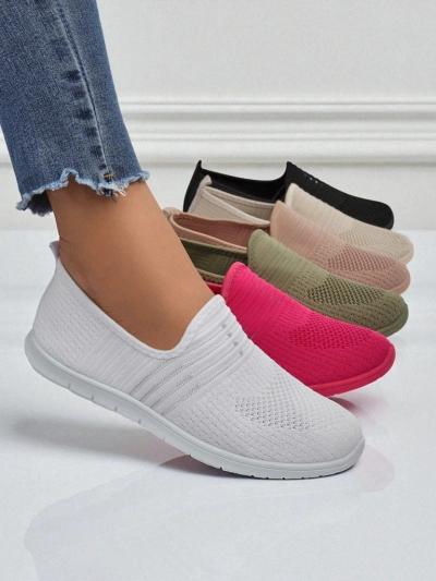 Naiste valged slip-onid Kangast Callisto – kerged jalanõud kevadeks ja suveks