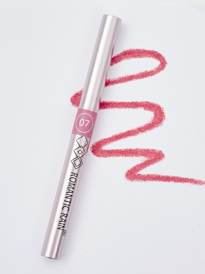 Lip pencil in the color Beige Marshmallow