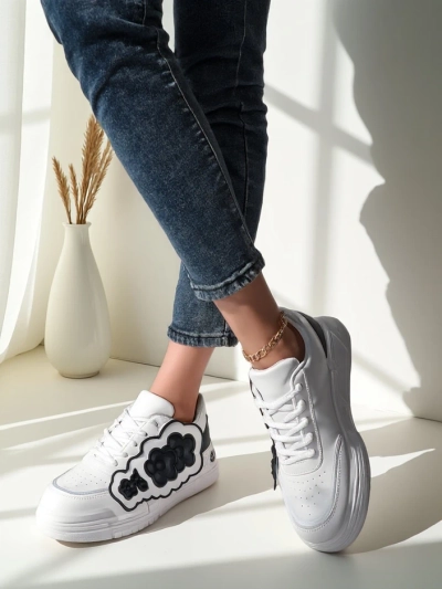 Royalfashion Naiste Sneakers Dekoratiivse Ülaosaga Nendales