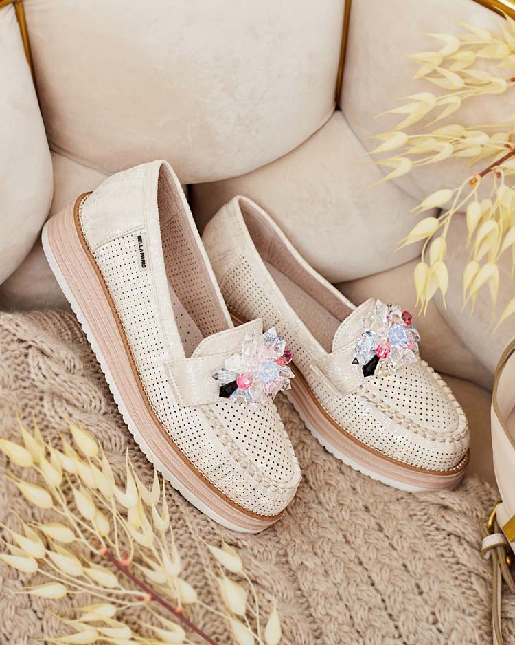 Royalfashion Мокасины с разноцветными камнями Restea