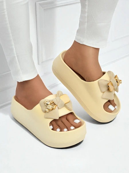 Royalfashion Женские резиновые шлепанцы с декоративным бантом Alday