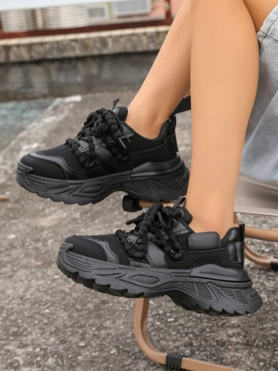 Royalfashion Naisten urheilukengät paksummalla pohjalla Loness