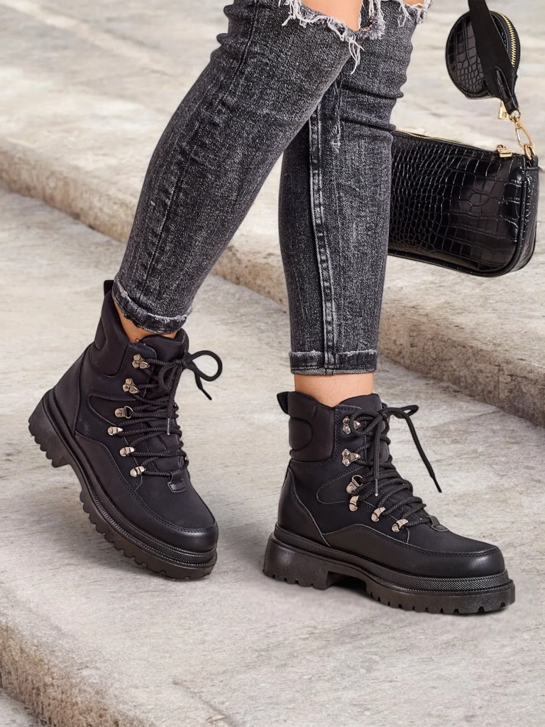 Женские трэпперские ботинки Royalfashion Savelly