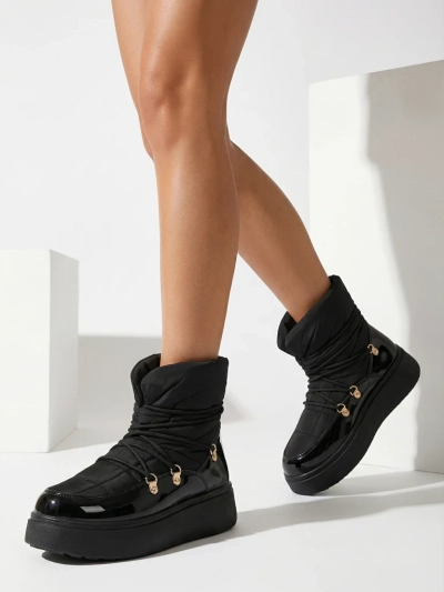 Royalfashion Naiste mustad liibuvad lumesaapad Dabenda