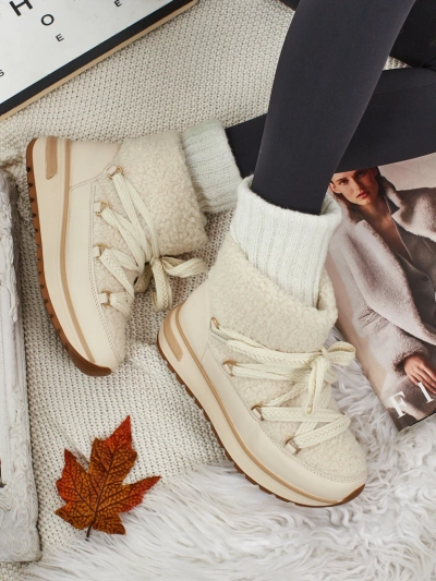 Women's snow boots with fur Verruna