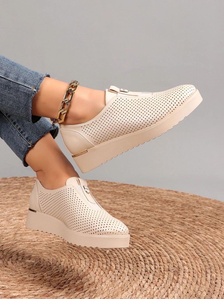 Royalfashion Slip-on naiste perforatsiooni kingad Goffies