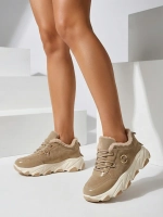 коричневый