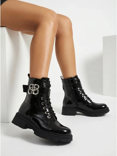 Lakitud ökonahast naiste poolsaapad Veuli