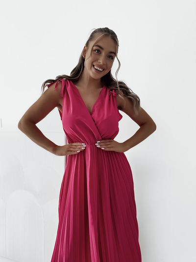 Royalfashion Naiste plisseeritud midi-kleit