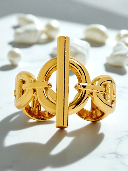 Dolce Vita käevõru dekoratiivsete amulettidega