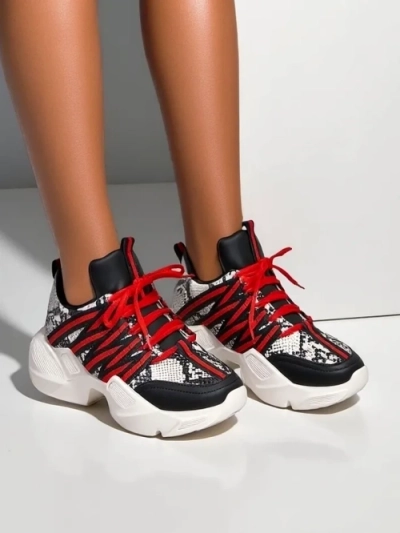 Женские спортивные кроссовки Royalfashion на толстой подошве Ivvert