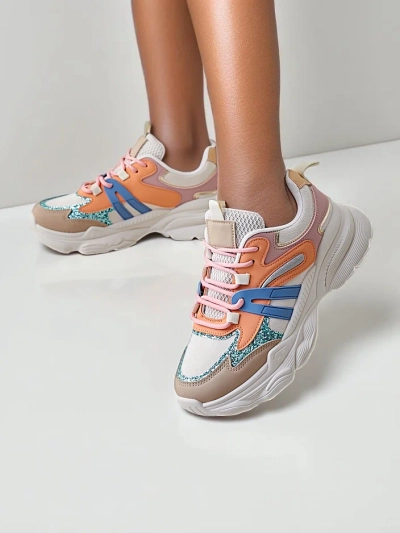 Royalfashion Women's sports sneakers on a thicker sole Aimo