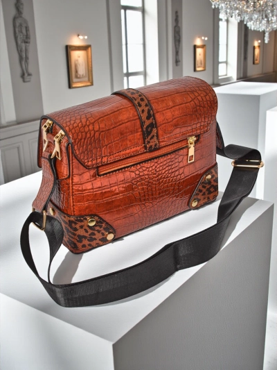 Callista Milano naiste kott pruunist lakitud öko-nahast