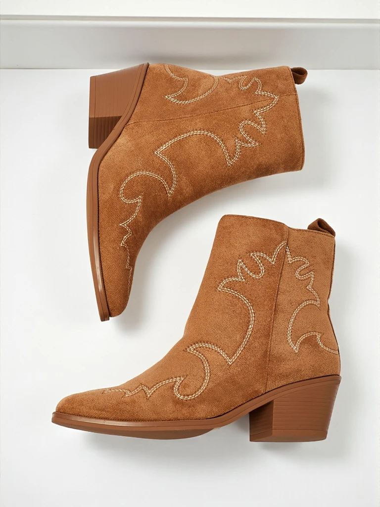 Velvet Ash naiste kauboistiilis poolsaapad – kontsaga