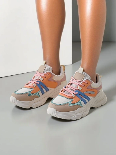 Royalfashion Women's sports sneakers on a thicker sole Aimo
