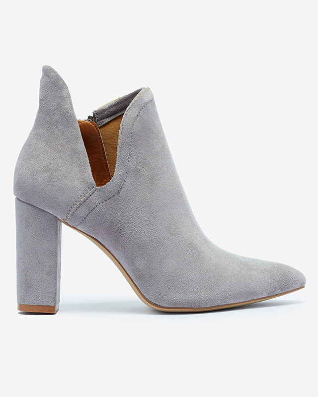 Szare damskie botki na słupku z wycięciem Alania - Obuwie