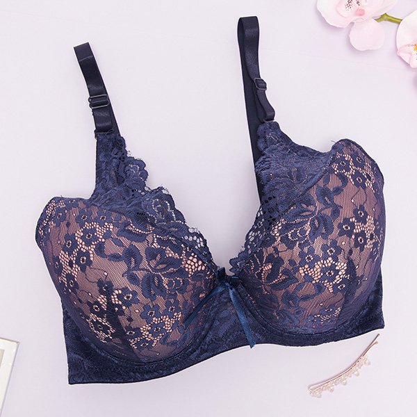 Pink bra with navy blue lace - Underwear
