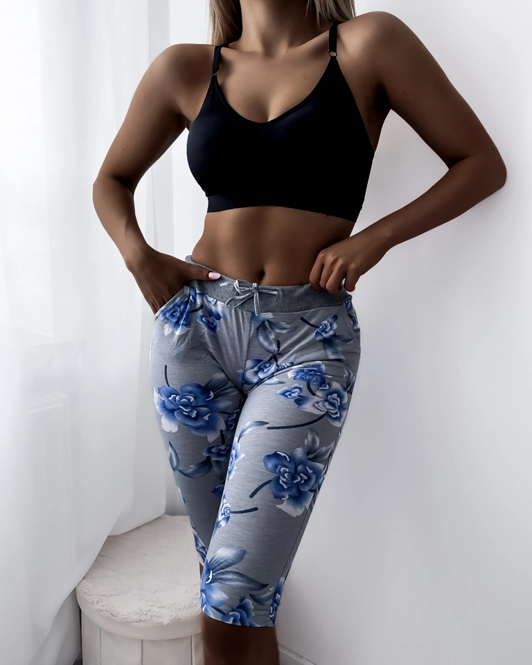 Серые женские леггинсы 3/4 длины с принтом