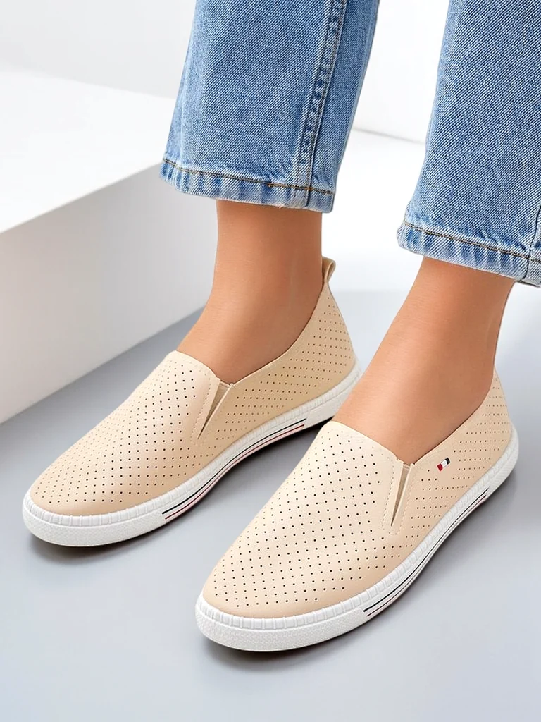 Royalfashion Perforeeritud naiste slip-on kingad Vielles