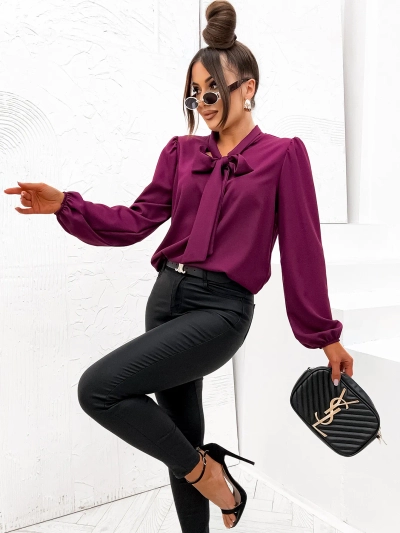 Royalfashion Kvinner's bluse med en bue