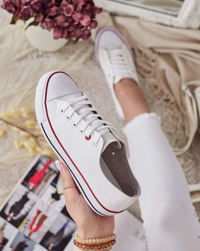 Aurelia Bianca – Classic white women's sneakers on a flat sole