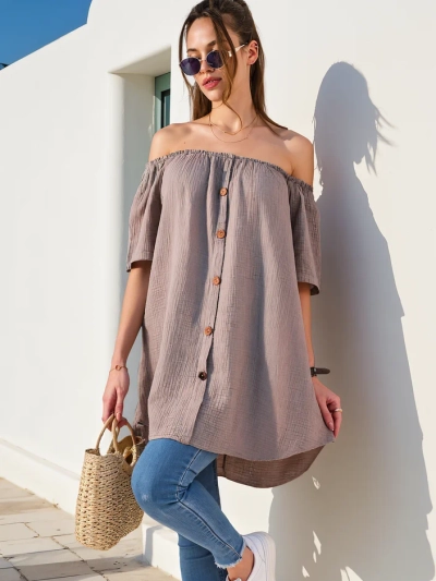 Royalfashion Women's cotton blouse a'la off-the-shoulder with decorative buttons