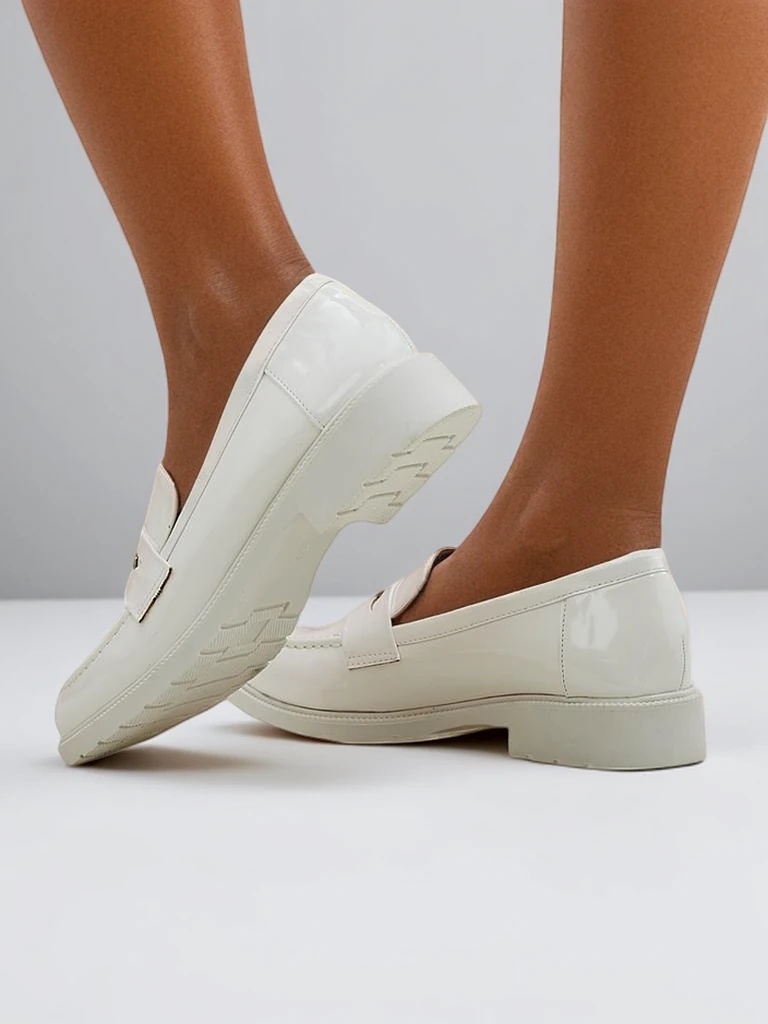 Royalfashion Naiste läikivad mokassiinid Aylay