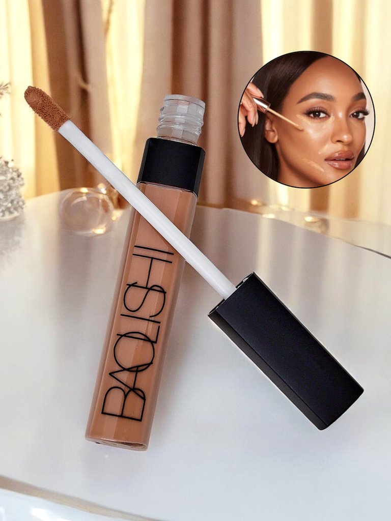 Face concealer in the shade Sand