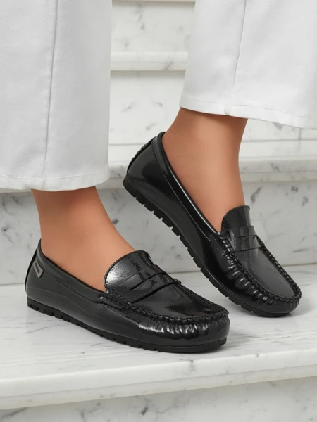 Women's Cyra Nero Moccasins made of patent eco-leather, classic Italian style