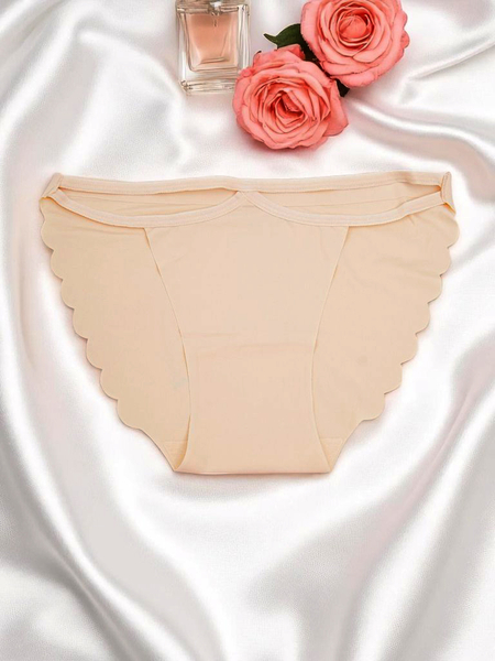 Royalfashion Lõigatud servadega naiste aluspüksid dekoratiivsete rihmadega Edge Chic