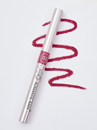 Lip pencil in the shade Cinnamon Latte