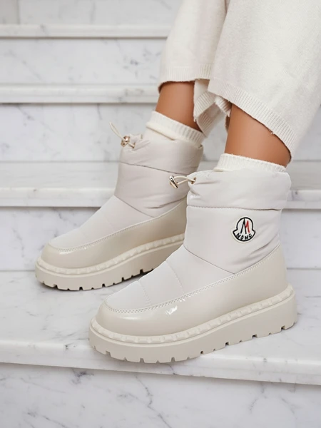 Royalfashion Women's slip-on snow boots in cream color Ireda