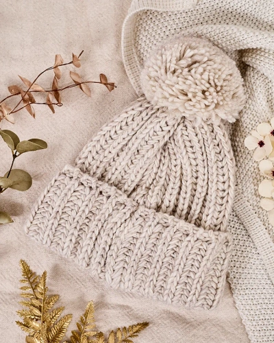 Royalfashion Kvinnur stukkin húfa við pompom
