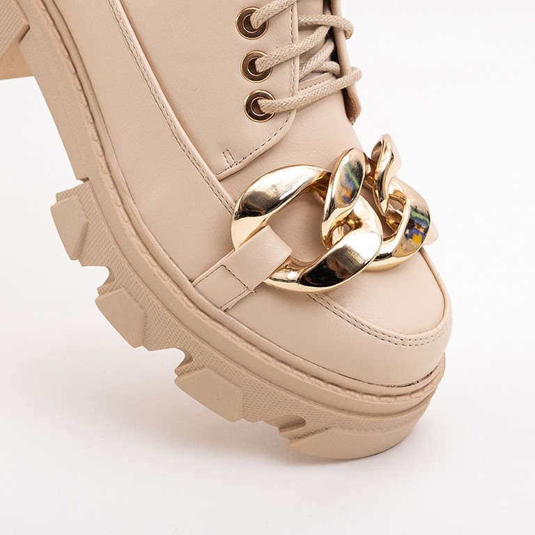 Бежевые закрытые туфли на тракторной подошве Eqoia