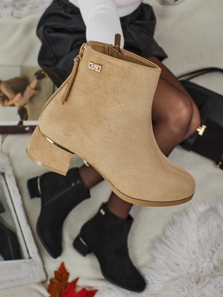 Naiste öko-seemisnahast saapad jämeda kontsaga Arshinea