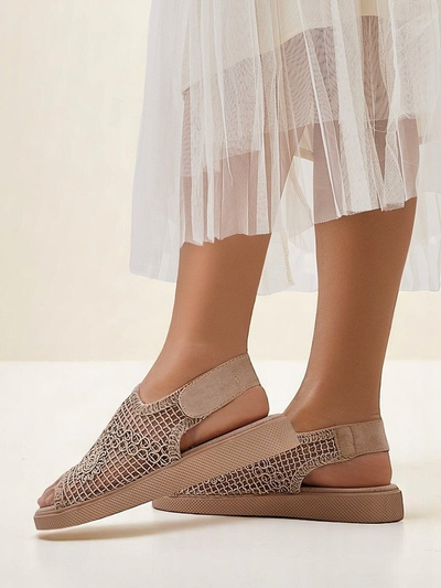 Royalfashioni naiste Levay pitsilised sandaalid pealiskihiga