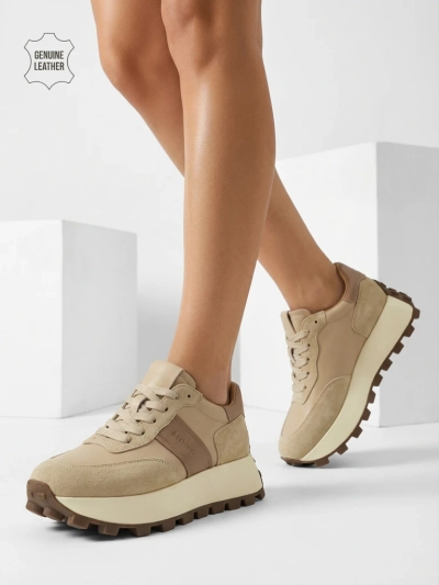 Naterre naiste naturaalsest nahast sportlikud tossud