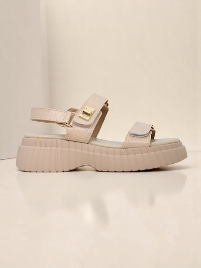 Royalfashion Women's sandals on a thicker sole Aganda